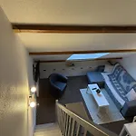 2 Avec Mezzanine Lägenhet