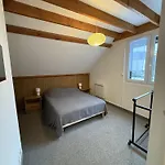 2 Avec Mezzanine Lägenhet